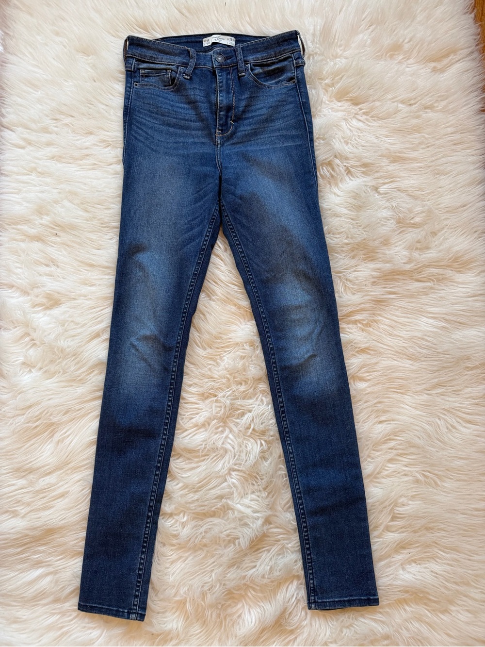 Abercrombie & Fitch Women's Medium Blue Skinny Jeans